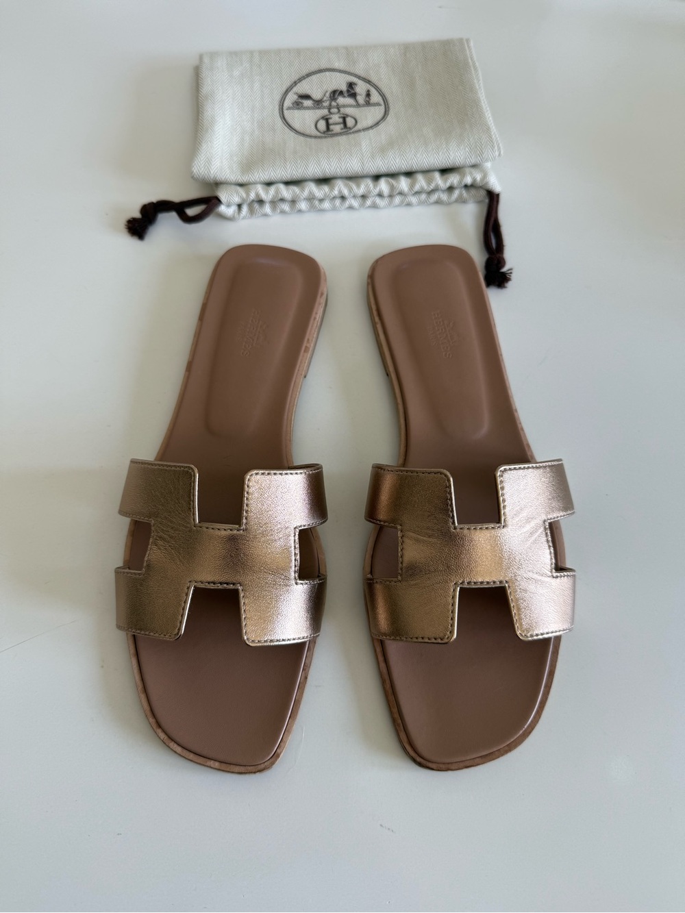 Authentic Hermes Metallic Rose Gold Oran Leather Slide Sandals Size 41 - Picture 2 of 11
